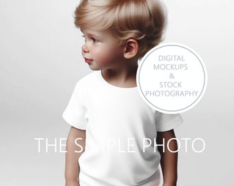 Maqueta de camiseta para niño pequeño, camiseta blanca para niños en blanco, maqueta de camiseta blanca, fondo de camiseta para niños, maqueta de producto de camisa blanca para niños