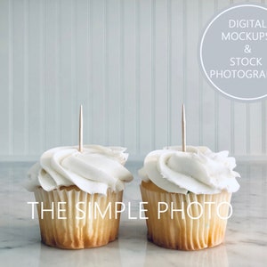 White Cupcake Topper Foto,Cupcake Mockup, Foto di Cupcake, Styled Stock Photo, Foto Stock di Cupcake, Styled Cupcake,Blank Cupcake Topper