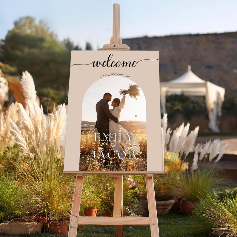 Arched Wedding Welcome Sign With Photo, Elegant Custom Welcome Sign ...