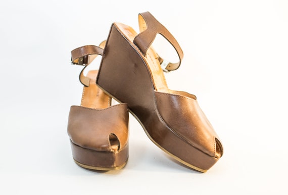 ROBERT CLERGERIE – Vintage Peep Toe Wedge Plateau