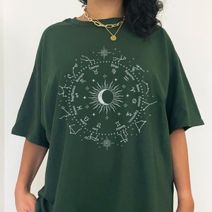Camisa de Astrología Camisa del zodiaco Ropa indie estética Regalos del zodiaco Camisa celestial Ropa alternativa vanguardista Tarot Camisa de cartas 90s Camiseta de gran tamaño