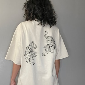Vintage Tiger Shirt Oversized Vintage Aesthetic Graphic t Shirt Oversize Graphic Tee Alt Clothing Edgy Clothing Indie Clothing Alternative