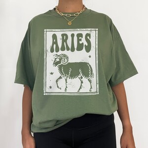 Aries Gift Zodiac tee Aries Crewneck Birthday Gift Astrology Clothing Trendy Vintage Oversized t Shirt Indie Cothes Aesthetic Alt Clothes