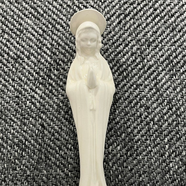Vintage Lee Wards Japan Virgin Mary, Praying Madonna Figurine Statue 7-1/4” White