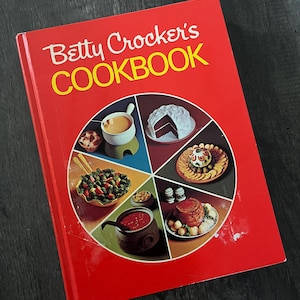 SEARS HOLIDAY EDITION Betty Crocker&#39;s Cookbook 1969 1972 Vintage Betty Crocker Cook Book with Pie Cover