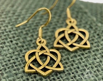 Celtic Sister Knot Wire Earrings. Sister Wire Earrings. Irish Bridesmaid Gift.