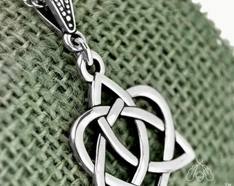 Celtic Sister Knot Silver Necklace with Medium Size Pendant. Irish Friendship Wedding Gifts. Ireland Best Friends Symbol Jewelry.