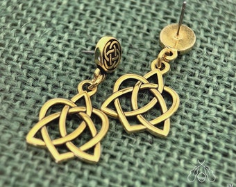 Celtic Gold Sister Knot Earring. Hypoallergenic Platinum Ear Post. Irish Bridesmaid Proposal Gift.