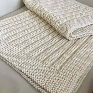 Blanket knitting pattern for many sizes . Easy throw blanket pattern for beginner . Cozy blanket knit pattern image 6