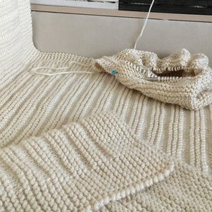Blanket knitting pattern for many sizes . Easy throw blanket pattern for beginner . Cozy blanket knit pattern image 10