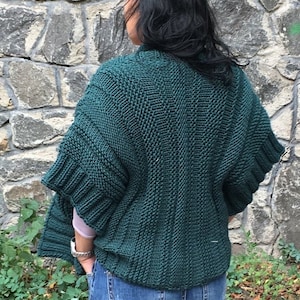 Easy knitting chunky cardigan for beginner . Simple knit description for oversized cocoon cardigan . Kimono knitting jacket .