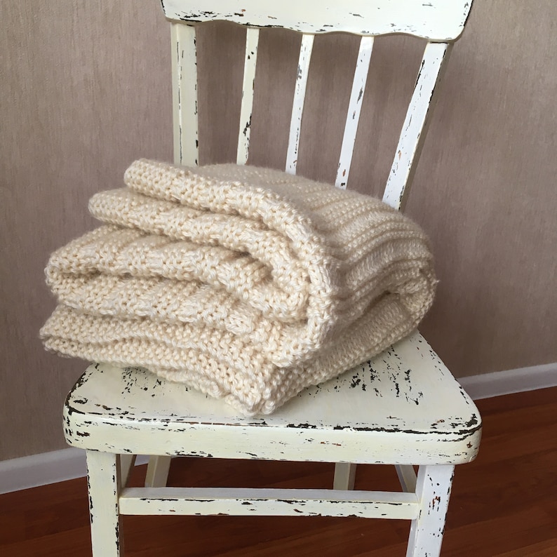 Blanket knitting pattern for many sizes . Easy throw blanket pattern for beginner . Cozy blanket knit pattern image 3