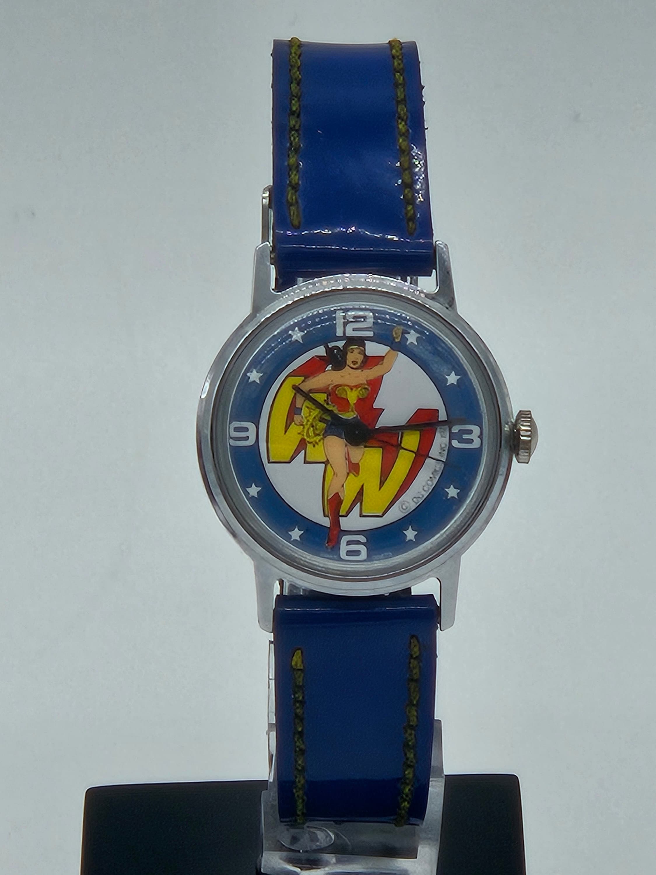 Vintage Rare 1974 Timex Wonder Woman Character Collectible