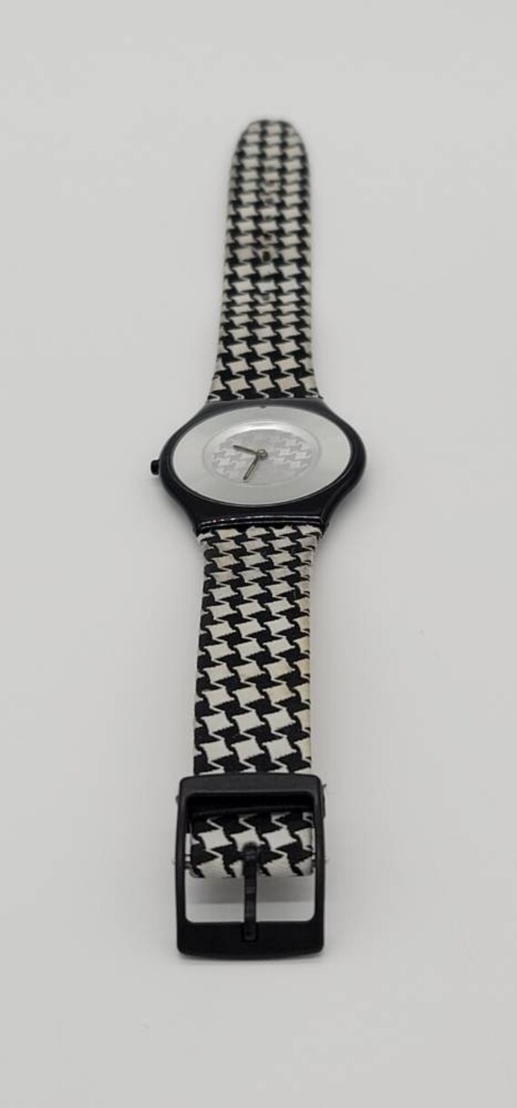 Vintage Super Slim Swatch V8 Swiss Made Watch Sil… - image 9