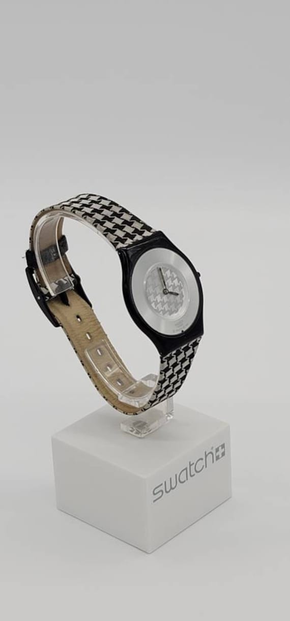 Vintage Super Slim Swatch V8 Swiss Made Watch Sil… - image 6