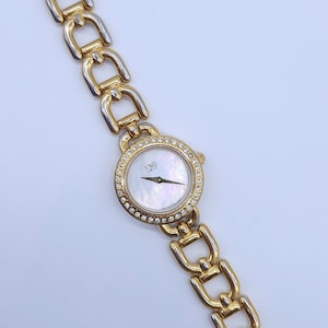 Vintage ESQ (Bulova) Swiss Made Lady's Wristwatch Gold Tone Mother of Pearl Dial