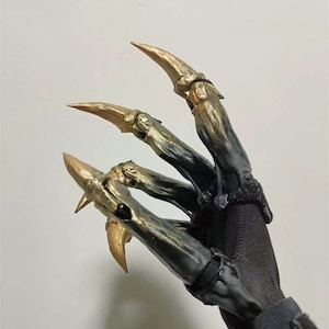 Skull Claw, Gradient gold to black Tech Paws Claw, Robot Blades Fingers, Mechanical Gauntlet Gloves Joints movable Claws, Skeleton Bone claw