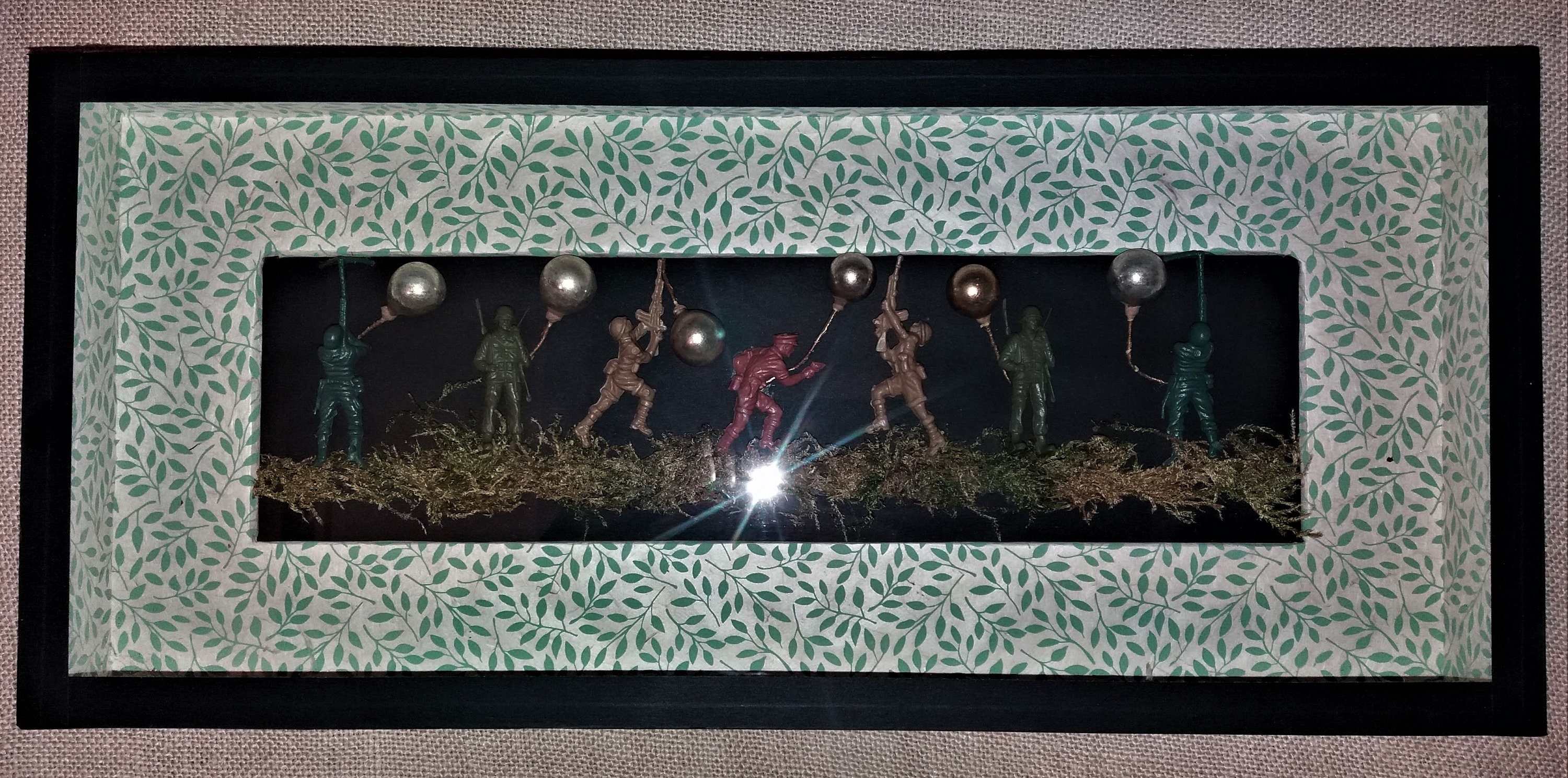 Cabinet de Curiosités Diorama Aux Soldats Création Unique