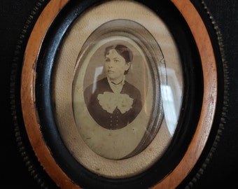 Photo ancienne encadrée portrait féminin cadre ovale Napoléon III