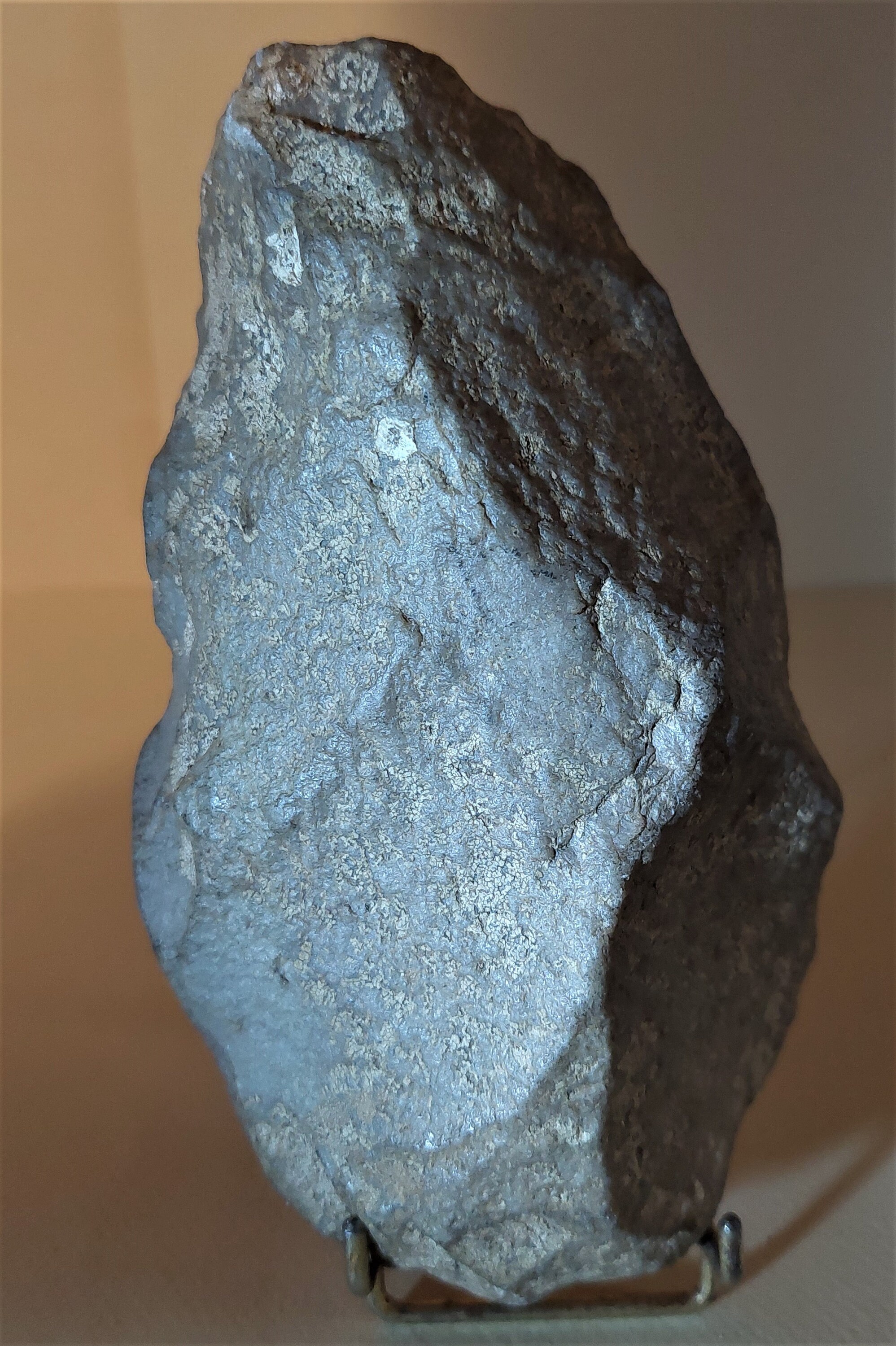 Biface Acheuléen Quartzite Marron Patine Éolienne Afrique Sub-Saharienne