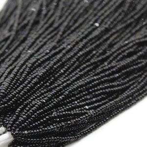 10/0, 9/0 Perles coupées Charlotte. Noir de jais opaque (2 facettes parfaites), coupes véritables de qualité supérieure, 1 écheveau, matériau de broderie, fournitures de bijoux, 23980
