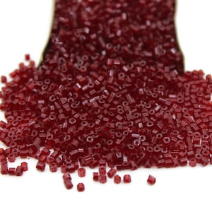 11/0 2 Cut Ruby Red Tr., Perline di vetro esagonali ceche, Confezione da 20/50/100 grammi, Perline Preciosa Ornella, Perline da ricamo, Accessori per gioielli