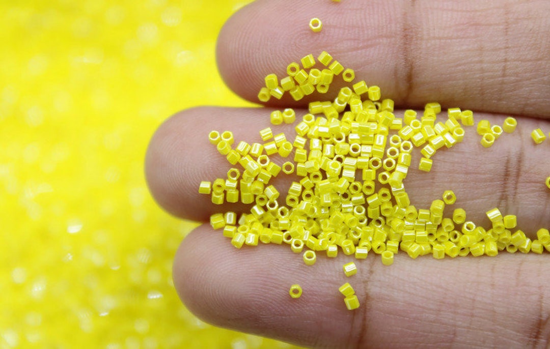 Perles Miyuki 15/0 Jaune Opaque – 15-9404-TB – Rocailles De Qualité Pour Bijoux DIY