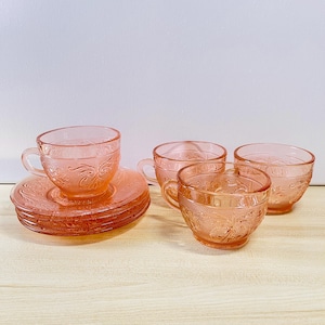 Vintage Peachy Pink Tiara - Indiana Glass Cups and Saucers – Sandwich Pattern – Set of 4 Retro Glassware 1970s