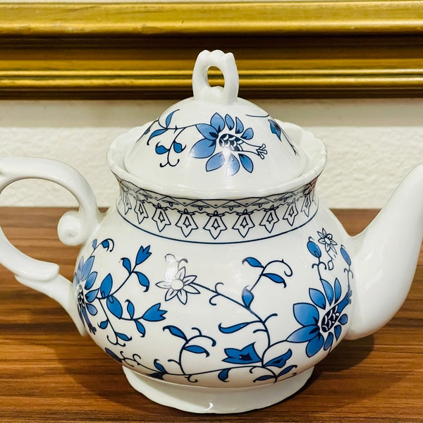 Vintage Teapot - Etsy