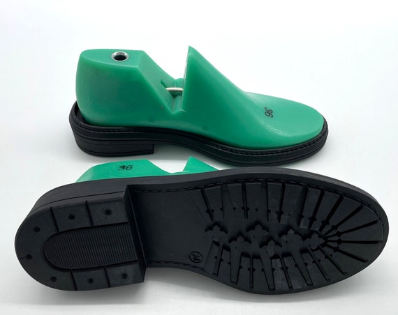 Shoe shop last manufacturers