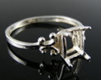 R130 Sterling Silver Ring Setting, 7x5 mm Emerald Faceted Stone, Size 8.75