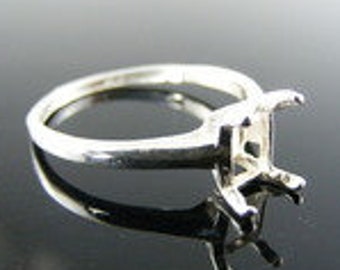 2716 スターリングシルバー リングセッティング、8 x 6 mm エメラルド