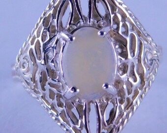 Pierścionek ze srebra próby 925 D585F, opal 8 x 6 mm, rozmiar 6,5