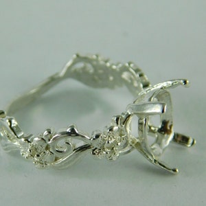 6541 Sterling Silver Ring Setting, 5 Stone (11x9 mm Oval and 4-1.5 mm Round), Size 8.75