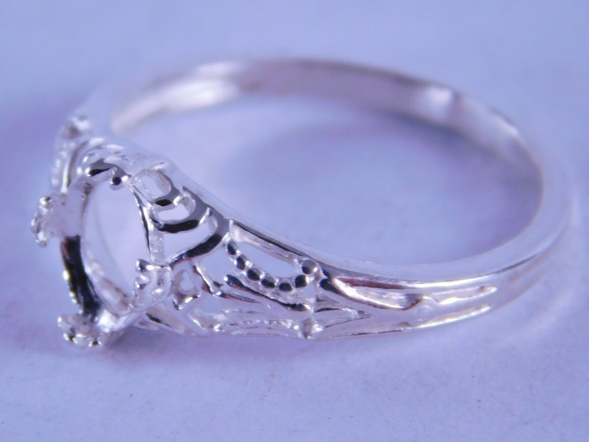 6288 Sterling Silver Ring, 7 x 5 mm Shallow Cut Oval Gemstone, Size 7, [Free Sizing and Free Shipping]