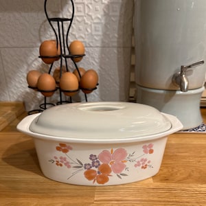 Vintage 1985 Galleria Collection Stoneware 2.4mtrs Covered Casserole Dish