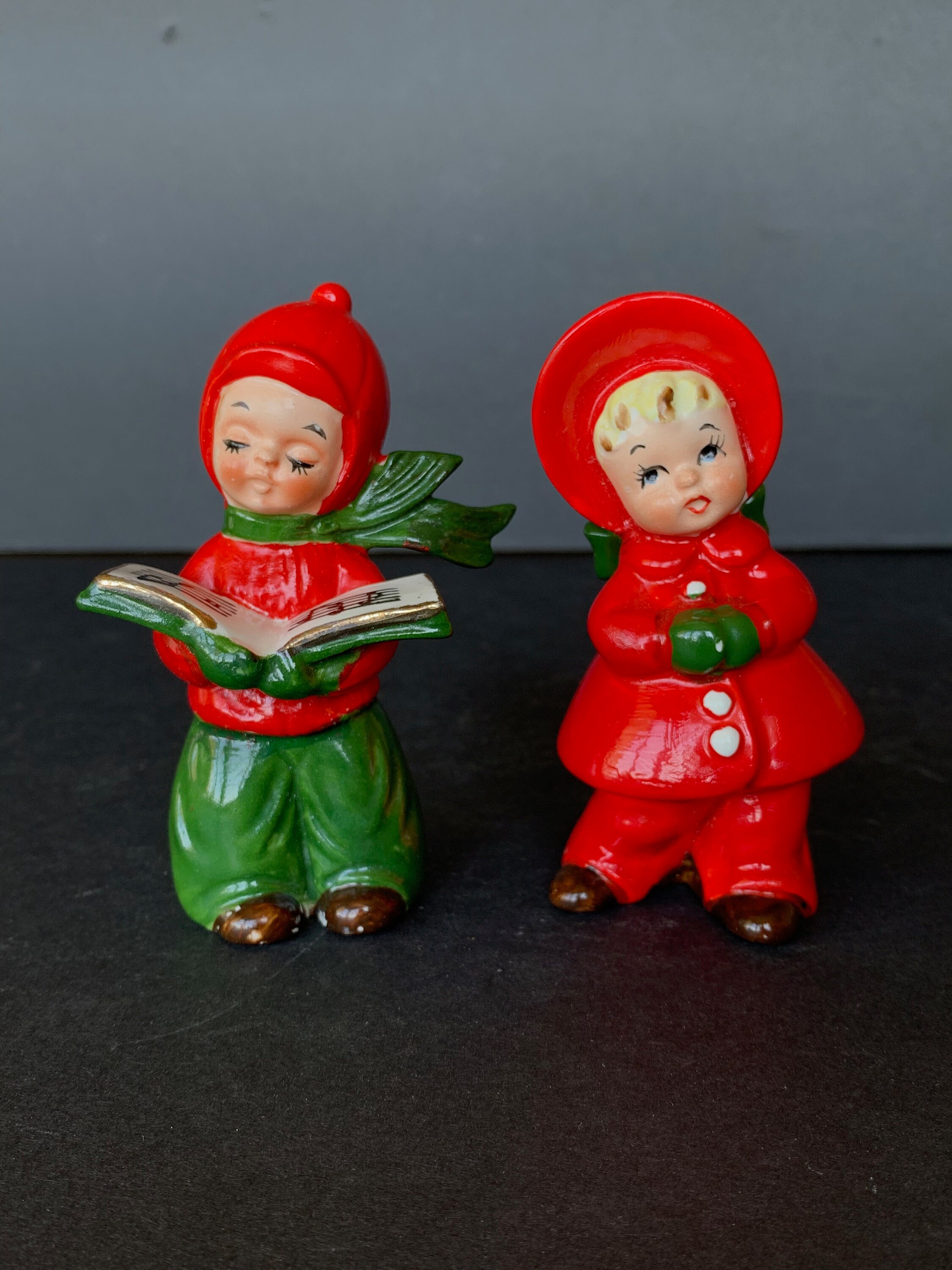 Vintage Caroler Figurines - ql28xct