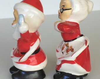 RESERVED Vintage Santa and Mrs Claus With Hula Hoops Salt