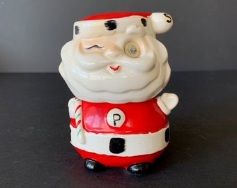 Vintage winking Santa Claus stacking salt & pepper set Commodore Japan Christmas figurine