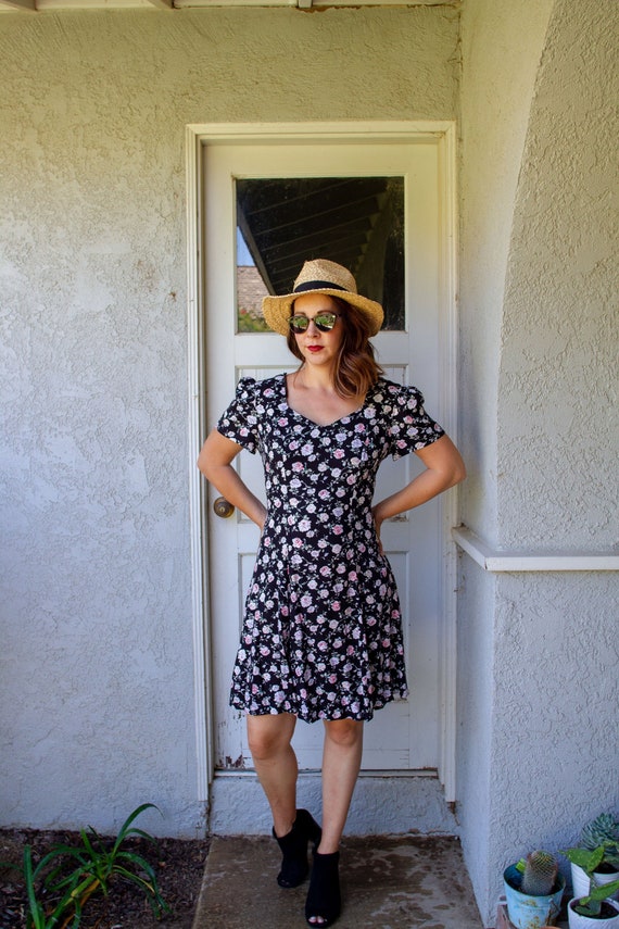 90's Black Floral Sweetheart Dress with Puff Slee… - image 1