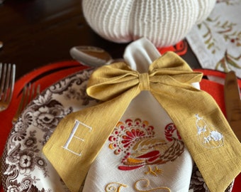 Geborduurd linnen Thanksgiving-servet: gepersonaliseerd kalkoendiner-monogram