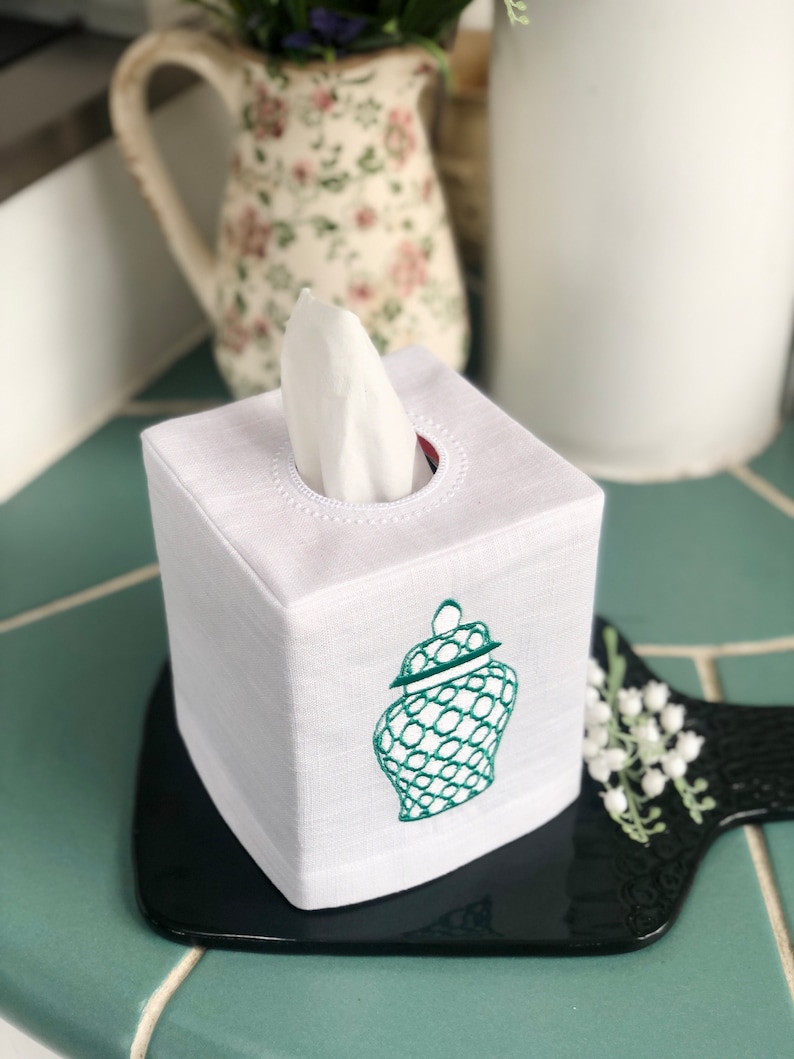 Bellelinen Embroidered Chinoiserie Ginger Jar Linen Tissue Box Cover - Thumbnail 2