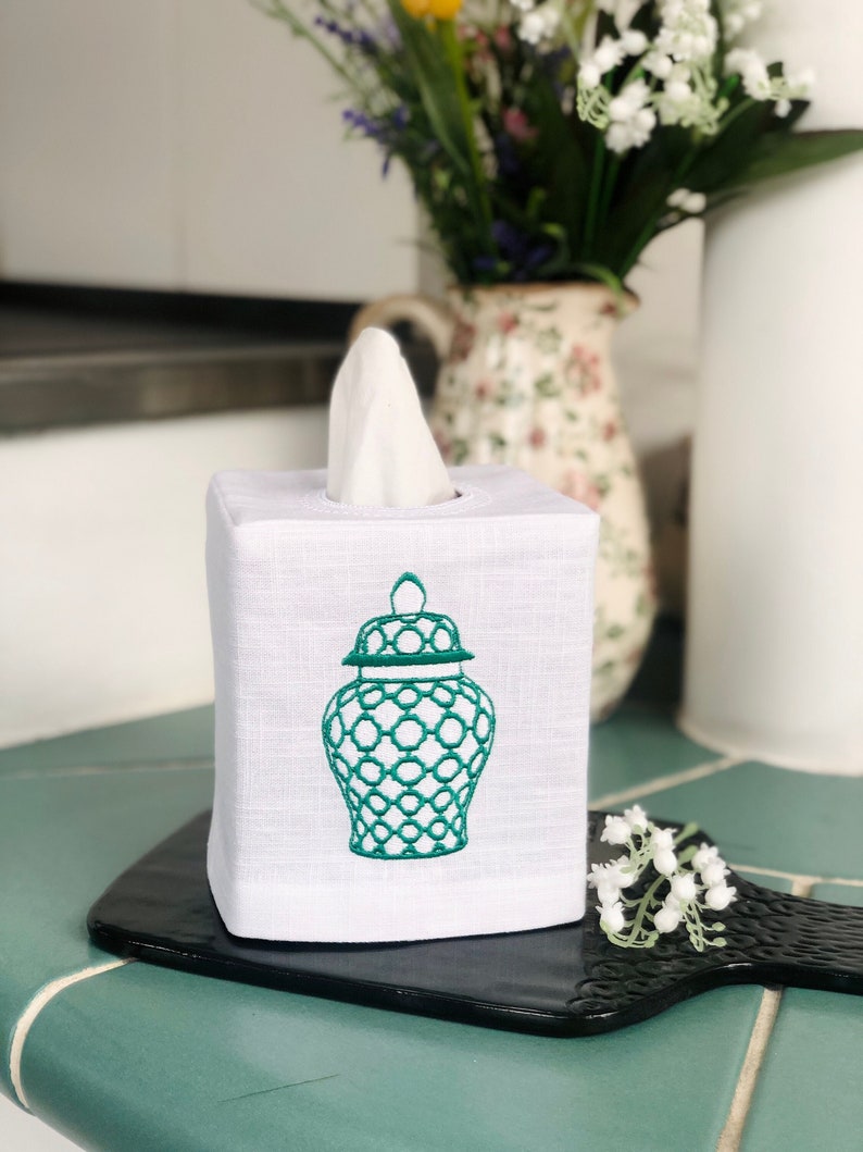 Bellelinen Embroidered Chinoiserie Ginger Jar Linen Tissue Box Cover - Thumbnail 3