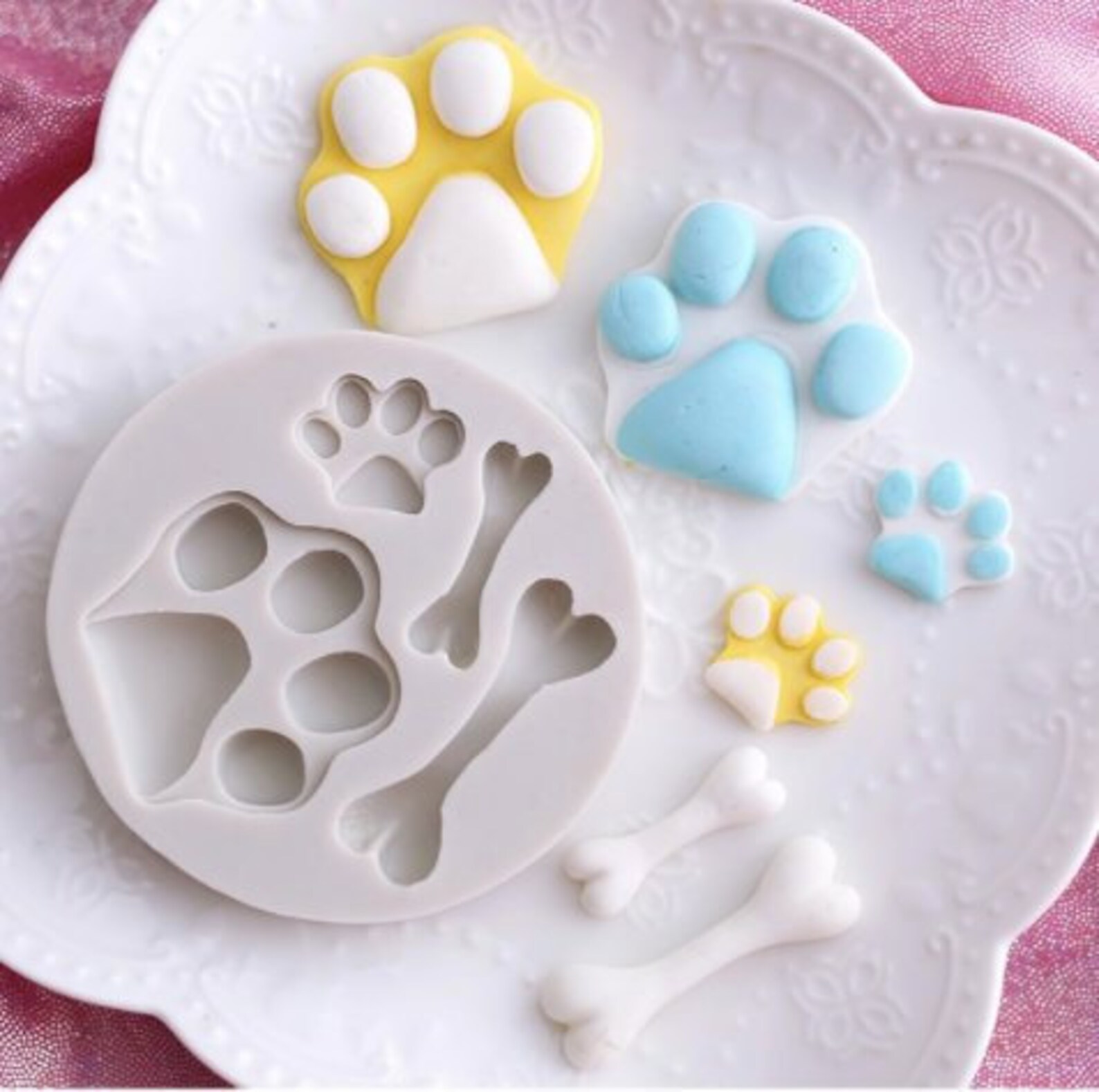 PAW & BONE MOLD 4 Cavity Silicone Mold Dog Paw Print Mold Etsy
