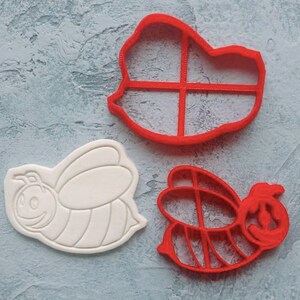 BEE COOKIE CUTTER, Fondant Cutter, Bumblebee Cake Decoration, Plastic Cookie Cutter, Honey Mold, Baby Shower, Mom to Bee Theme, Fast Ship