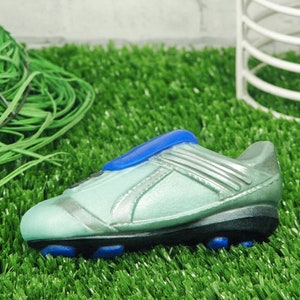 VOETBALSCHOENSCHAL, sneakers plastic zeepvorm, voetbalschoenvorm, mal badbom, chocoladevorm, sportthemavorm, decoratie verjaardagstaart