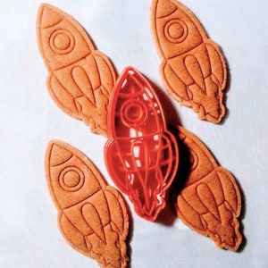 ROCKET COOKIE CUTTER, Fondant Cutter, Space Theme Cake Decoration, Plastic Cookie Cutter, Boys Cake Decor, Aliens Cake, Fast Shipping