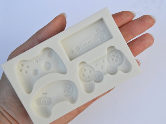 Silver-Stage Molde De Silicona Para Gamepad – Crea Pasteles En Forma De Mando De Videojuego – Ideal Para Cumpleaños, Fans De Minecraft Y Fortnite – Tamaño Compacto 15.5x23.5 Cm