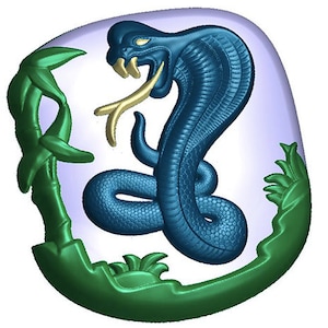 Puede incluir: Una cobra azul con la capucha levantada, con una lengua amarilla, está enroscada alrededor de un tallo de bambú verde. La cobra está sobre un fondo blanco con follaje verde.