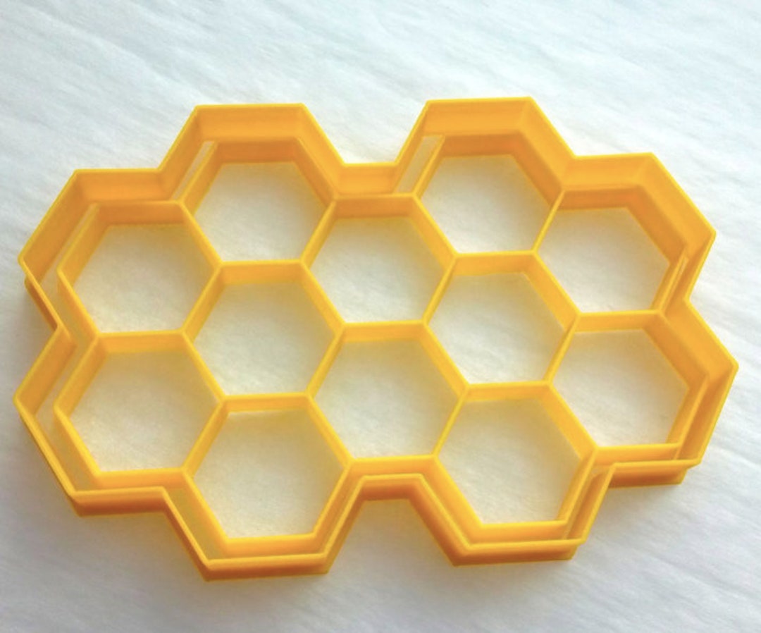 COOKIE CUTTER, Fondant Cutter, Bumblebee Cake Decoration